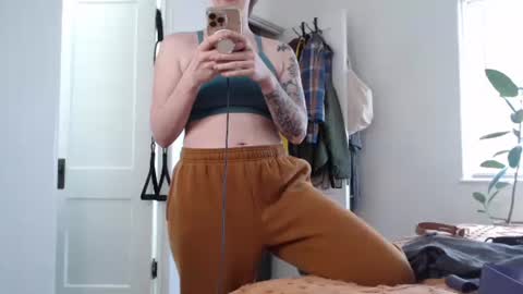 Ellie Rowyn online show from March 2026 08:47:01 PM