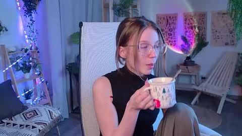 Elli online show from April 2026 06:38:02 AM