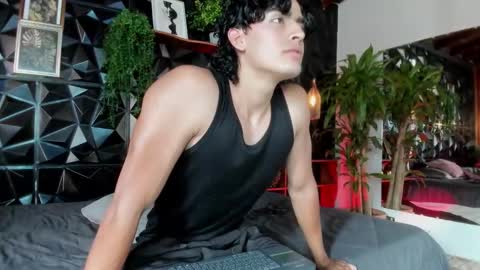 Elloit Colton online show from November 2025 09:26:02 PM