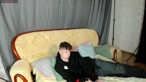 elliot_mars_ online show from October 2025 11:24:01 AM