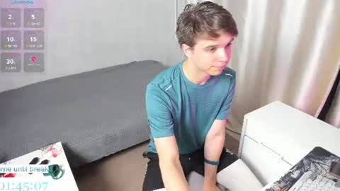 elliot_winki online show from July 2026 05:04:02 PM