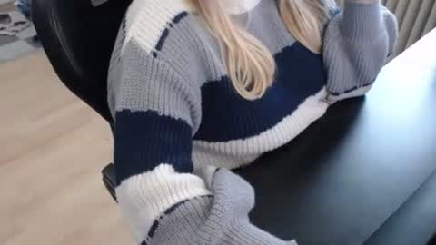 Elly online show from September 2025 02:54:01 PM