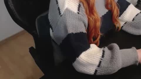 Elly online show from December 2025 05:54:02 PM