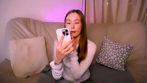  Elly  online show from April 2026 09:43:01 AM