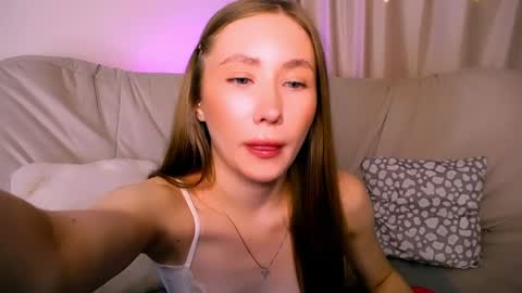 Snapshot of ellycolins_ chatting on April 2026 03:10:02 AM Elly online show from April 2026 03:10:02 AM