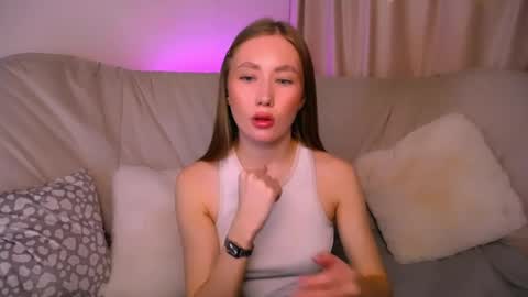 Snapshot of ellycolins_ chatting on May 2026 02:50:02 AM Elly online show from May 2026 02:50:02 AM