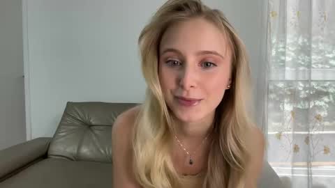 Snapshot of ellykeyofficial chatting on June 2026 07:36:01 PM ellykeyofficial online show from June 2026 07:36:01 PM