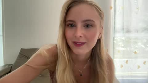 Snapshot of ellykeyofficial chatting on August 2026 04:38:02 PM ellykeyofficial online show from August 2026 04:38:02 PM