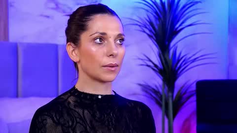 Elly online show from October 2025 07:58:02 PM