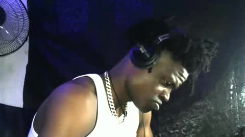 Snapshot of elniga21 chatting on January 2025 10:18:01 PM EL NIIGGGAA  21                                                                  EL NIGGA  21 online show from January 2025 10:18:01 PM