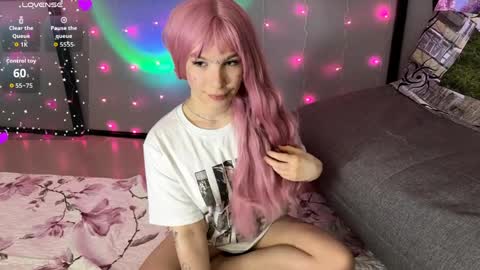 Snapshot of elnoravanord chatting on May 2026 01:41:01 PM Pink online show from May 2026 01:41:01 PM