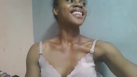 elodie228680 online show from May 2026 03:39:02 PM