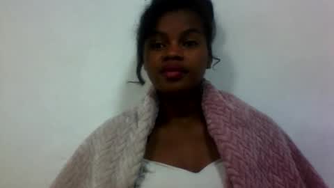 elodie228680 online show from June 2026 06:40:02 PM
