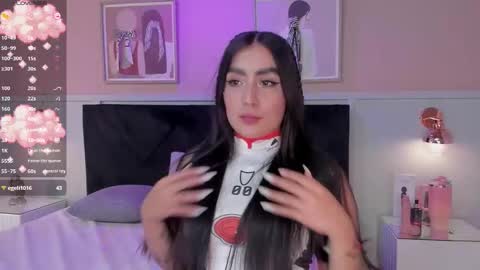 Elodie  online show from March 2026 01:03:02 PM