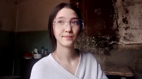 Snapshot of elouisevallian chatting on May 2026 03:12:01 AM Elara online show from May 2026 03:12:01 AM