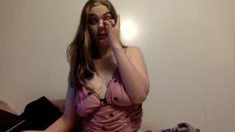 Snapshot of elove201435 chatting on April 2026 04:15:02 PM Daddy Emmy online show from April 2026 04:15:02 PM