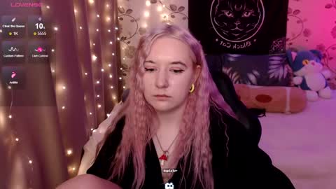 Snapshot of elovinora chatting on December 2024 10:23:01 PM Ela give me a thumbs up if you like it  and this is important for the development of the account online show from December 2024 10:23:01 PM