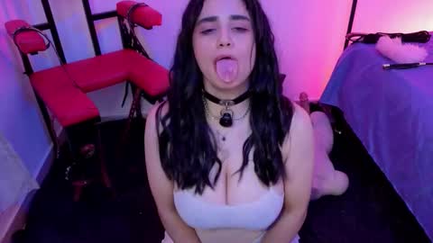 elowen_halley1 online show from February 2026 07:43:02 PM