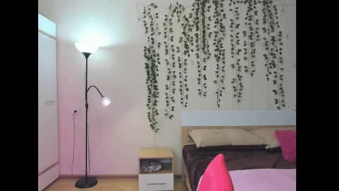 Elsa  online show from October 2025 01:47:01 AM