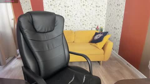 Erica  online show from April 2026 01:36:02 PM