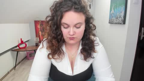 elvirajones online show from February 2026 11:51:01 AM