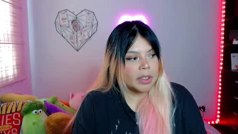 Snapshot of elymoon chatting on February 2026 08:45:01 PM Ely online show from February 2026 08:45:01 PM