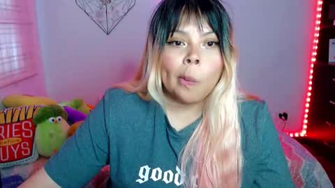 Snapshot of elymoon chatting on February 2026 10:15:01 PM Ely online show from February 2026 10:15:01 PM