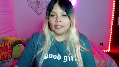 Snapshot of elymoon chatting on February 2026 11:33:01 PM Ely online show from February 2026 11:33:01 PM