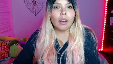 Snapshot of elymoon chatting on February 2026 01:24:02 AM Ely online show from February 2026 01:24:02 AM