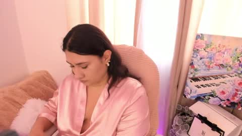Snapshot of elyross_ chatting on June 2026 09:41:01 PM Ross online show from June 2026 09:41:01 PM