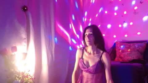 Elisa online show from September 2025 05:18:02 PM