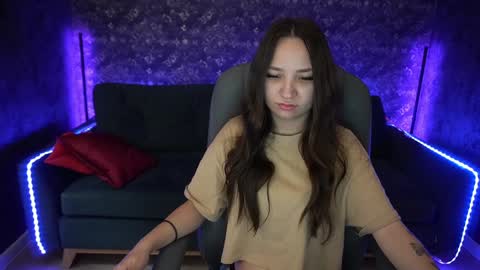 Snapshot of elyslunar_ chatting on December 2024 07:03:01 AM Call me Elis online show from December 2024 07:03:01 AM