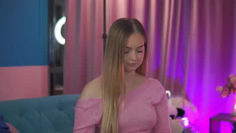 Elyssa online show from March 2026 07:53:02 PM