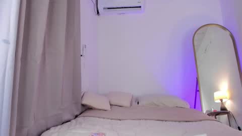 Michelle online show from October 2025 08:09:02 PM