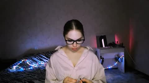 Snapshot of elzabagwell chatting on March 2026 05:05:02 PM Monica online show from March 2026 05:05:02 PM