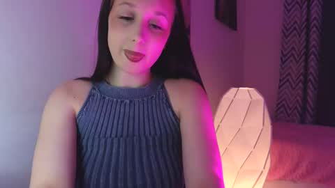 Em1l1a online show from September 2025 06:11:02 PM