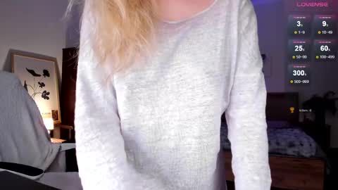 Emilie online show from April 2026 05:32:02 PM