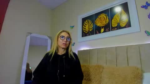 Snapshot of ema_garciaa chatting on September 2025 11:03:01 AM ema garcia  online show from September 2025 11:03:01 AM