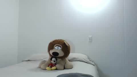 Snapshot of emaa_222 chatting on November 2025 08:55:01 PM EMAA online show from November 2025 08:55:01 PM