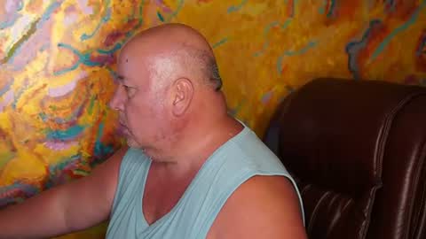 Snapshot of emalov16 chatting on August 2026 09:33:01 AM Andy online show from August 2026 09:33:01 AM