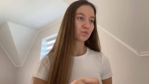 Alina online show from November 2025 01:21:02 PM