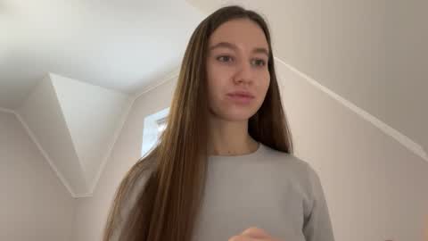 Alina online show from November 2025 11:44:01 AM