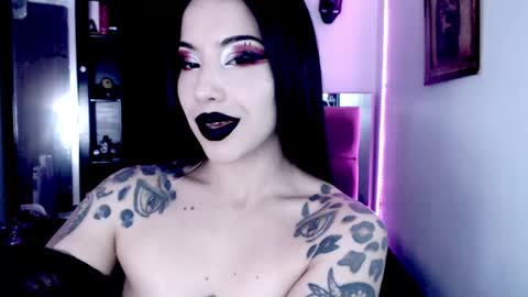 Snapshot of emearld_black chatting on May 2026 02:16:01 AM Emerald Black online show from May 2026 02:16:01 AM