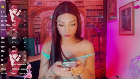 Snapshot of emeli_roushot chatting on May 2026 11:17:01 AM Emeli online show from May 2026 11:17:01 AM