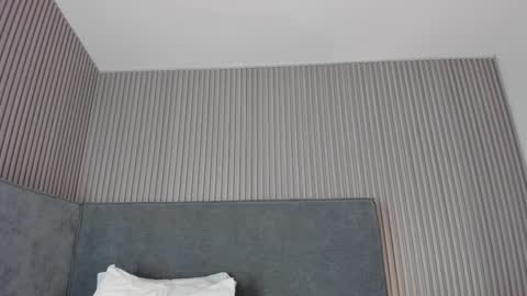 emelie_89 online show from November 2025 12:04:02 PM