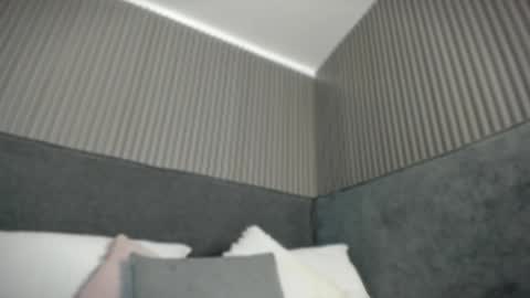 Snapshot of emelie_89 chatting on May 2026 11:37:01 AM emelie_89 online show from May 2026 11:37:01 AM
