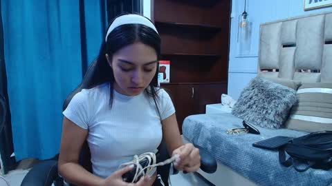 Snapshot of emelie_ch_ chatting on January 2025 11:34:02 PM Emily  online show from January 2025 11:34:02 PM