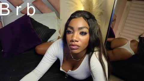 Snapshot of emely_brandon_ chatting on February 2025 02:28:01 AM anyelii online show from February 2025 02:28:01 AM