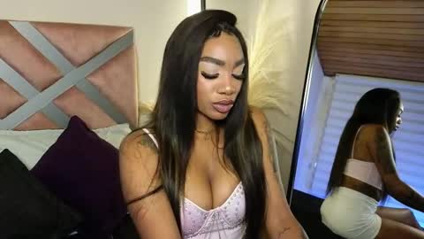 Snapshot of emely_brandon_ chatting on February 2025 01:31:02 AM anyelii online show from February 2025 01:31:02 AM
