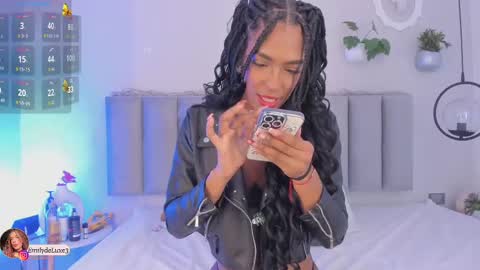 Snapshot of emely_deluxe chatting on September 2025 11:34:02 AM Emely online show from September 2025 11:34:02 AM